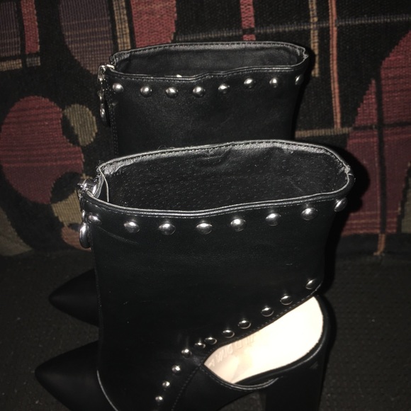 Faux leather ankle boot - Picture 2 of 4